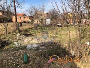 Na prodaju plac površine 762m2 na Adicama