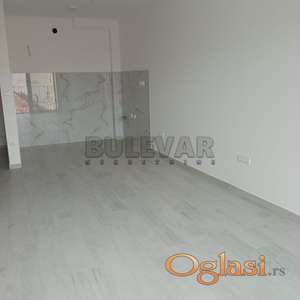 Kragujevac, izuzetna lokacija -  Izdavanje, stan za kancelarijski prostor, 2.sprat, 44 m2
