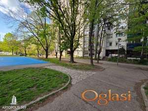 Trosoban, dvostran, u najlepšem delu Bloka 63 ID#1149