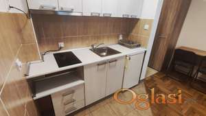 Atraktivna Garsonjera blizu centra grada i medicinskog fakulteta