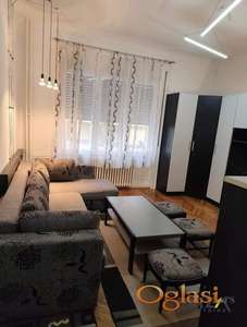  KOMFORNA GARSONJERA U CENTRU KOD POZORIŠTA MLADIH