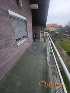 Kuća se nalazi na domak Petrovaradina i Novog sada, 10-15 min lagane vožnje