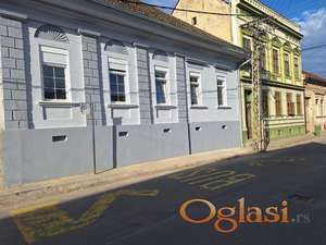 Renovirano, barkoni stil