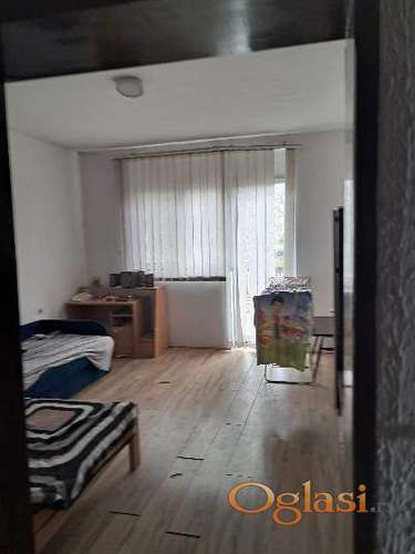 Šid kuća sa potkrovljem 120m2 top lokacija HITNO!