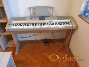 Povoljno digitalni klavir