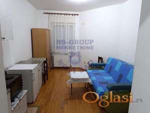 Odmah useljva garsonjera na odličnoj lokaciji u blizini Bulevara