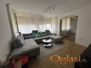 Na prodaju veći jednosoban stan površine 39 m² na Limanu 2. 