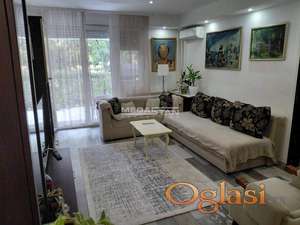 Blok 28, stan sa baštom