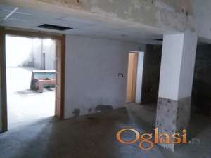 Poslovni Prostor 316 m² – Centar Ade