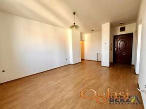 JEDNOIPOSOBAN STAN U NOVIJOJ ZGRADI NA DETELINARI 