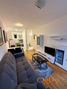 Novi Sad, Kraljev park, Odličan 1.5 stan i garažnim mestom