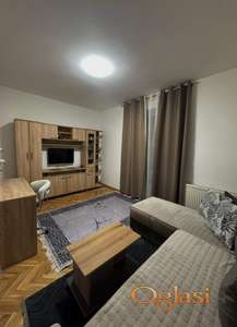 ODMAH USELJIV STAN, DVOSOBAN U PRIZEMLJU