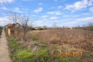 Plac na ulazu u Ravno selo-idealan za kucu