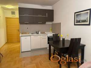 GARSONJERA NA ODLIČNOJ LOKACIJI