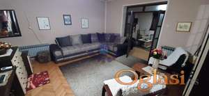 Petrovaradin. Poslovno stambeni objekat na frekventnom mestu.