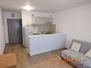 Prodaje se odlična garsonjera na Podbari