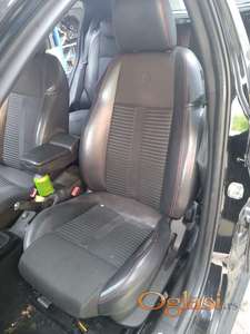 Alfa Romeo Giulietta sedista polu koza