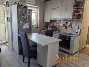 Odličan, porodičan stan-Adice