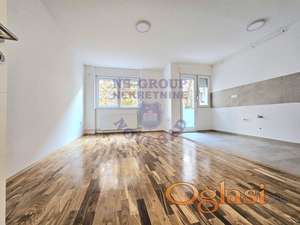 Odlican dvosoban stan u Cara Dusana!