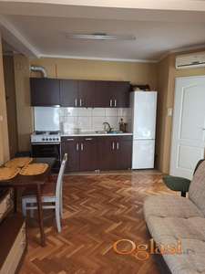 Jednoiposoban stan na Grbavici, odlican polozaj