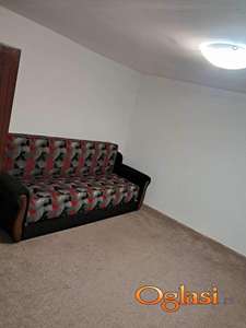 Dobar dvorisni stan u Petrovaradinu