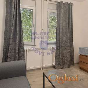 Izdaje se lepa garsonjera na Novom Naselju