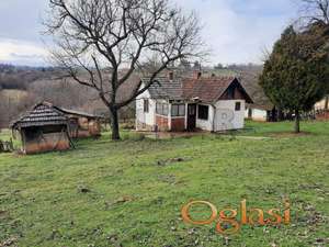 Kuća u Kniću, korisna površina 50 m2, pomoćni objekti,  plac površine 3904 m2