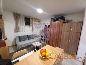 Fantastična garsonjera u novoj zgradi na odličnoj lokaciji u mirnoj ulici na Novom Naselju.