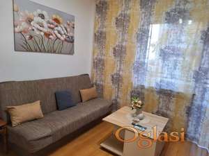 Bore Prodanovića, odlična garsonjera, mali troškovi-Odmah useljiv!