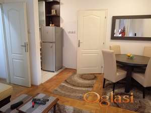 Jednoiposoban stan na Novoj Detelinari 35m2