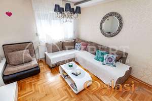 Trosoban stan 80m2, na Paliluli