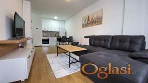 POTPUNO NOV STAN NA PODBARI, DVOSOBAN, SA PARKING MESTOM, NAMESTEN!