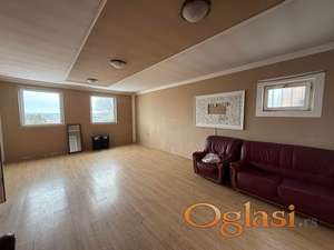 Izuzetna nekretnina - kuća od neto 311m2 sa bazenom