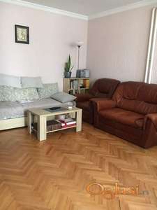 Trosoban stan-Kej-Riblja pijaca