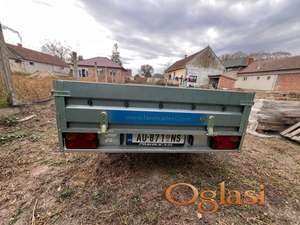 Prodajem prikolicu za automobil.