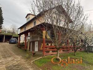 Kuća u Vrdniku na placu od 15 ari
