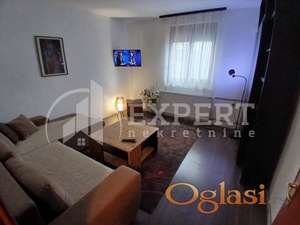 Izdaje se jednosoban namešten stan u blizini Tvrđave, 37m2, grejanje na struju