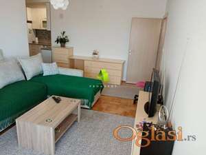 Odličan trosoban sa stvarima u centru ID#5943