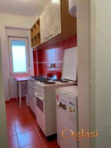 Grbavica-jednosoban stan sa odvojenom kuhinjom i sobom