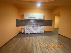 Klisa , prazan odmah useljiv bez ulaganja 065/448-4648