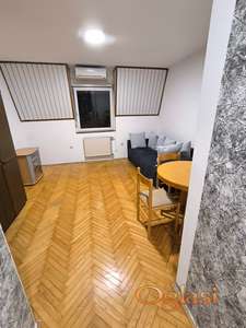 Namesten stan na ulazu u Telep