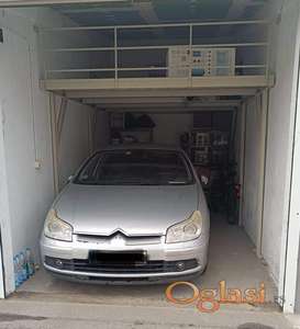 Garaža sa platformom u Janka Čmelika 32