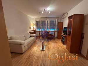 Dvosoban stan u samom centru Novog sada