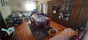 Spratna porodična kuća