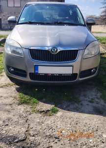 Bez ulaganja, urađen servis, regist. do 02/2027