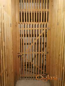 Izdajem magacin na uglu Bore Prodanovića i Ćirpanove ulice