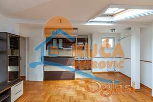 Dvoiposoban stan 60m2, Centar