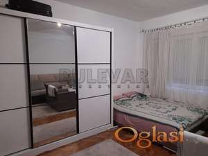 Izdaje se stan preko puta železničke stanice!