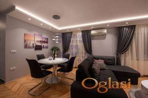 Izdaje se luksuzan dvosoban stan u centru grada, površine 60m2.