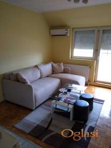 NAMEŠTENA GARSONJERA NA GRBAVICI U ALEKSE ŠANTIĆA ULICI 300 EVRA